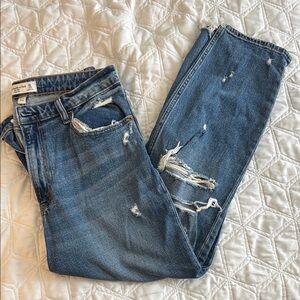 Abercrombie & Fitch High Rise Distressed Women Jeans (Curve Love)